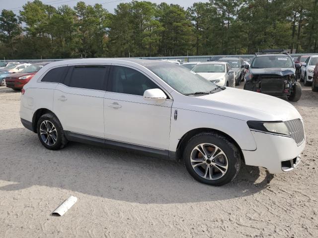 2LMHJ5FR4ABJ22721 - 2010 LINCOLN MKT WHITE photo 4