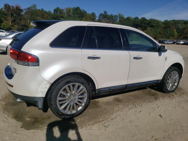 2LMDJ8JK9BBJ17316 - 2011 LINCOLN MKX WHITE photo 3