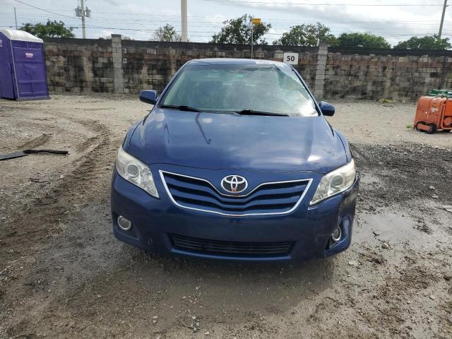 4T1BF3EK9BU660824 - 2011 TOYOTA CAMRY BASE BLUE photo 5