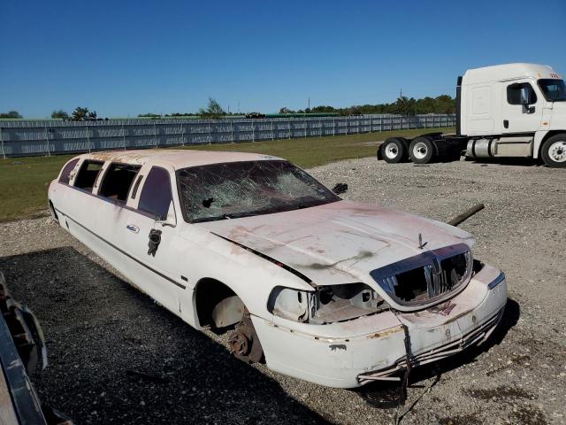1L1FM81W33Y674503 - 2003 LINCOLN TOWN CAR EXECUTIVE WHITE photo 4