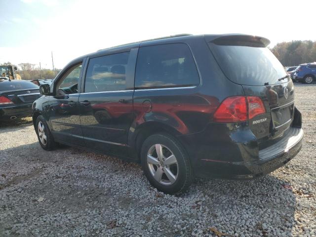 2V4RW3DG3BR803107 - 2011 VOLKSWAGEN ROUTAN SE BLACK photo 2