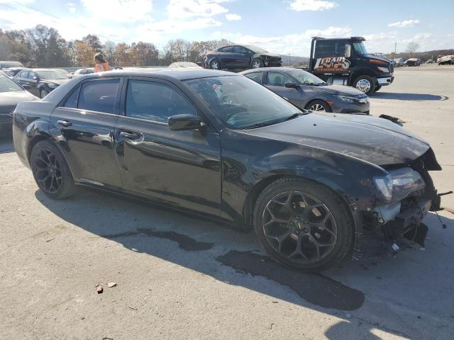 2C3CCABGXFH921882 - 2015 CHRYSLER 300 S BLACK photo 4