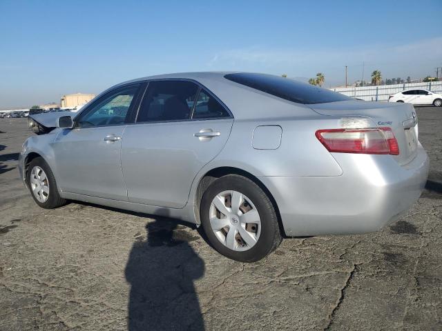 4T4BE46K98R025477 - 2008 TOYOTA CAMRY CE SILVER photo 2