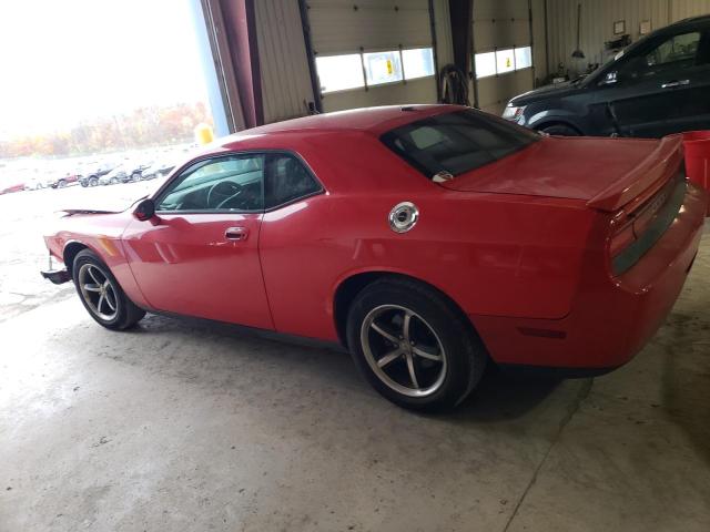 2B3CJ4DV5AH313633 - 2010 DODGE CHALLENGER SE RED photo 2