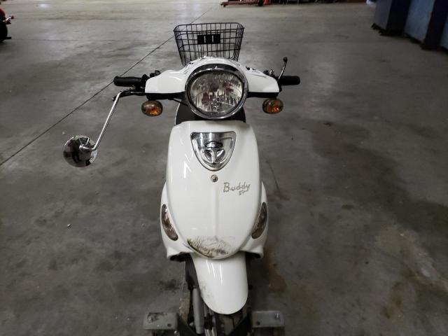 RFVPAP5AXC1008925 - 2012 GENUINE SCOOTER CO. BUDDY 50 WHITE photo 7