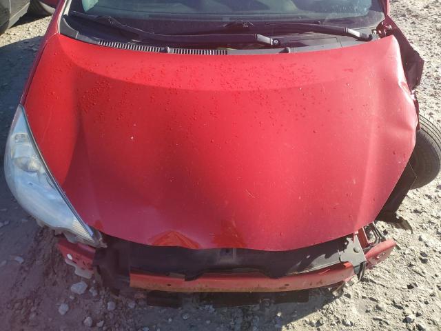 JTDKDTB32E1083079 - 2014 TOYOTA PRIUS C RED photo 11