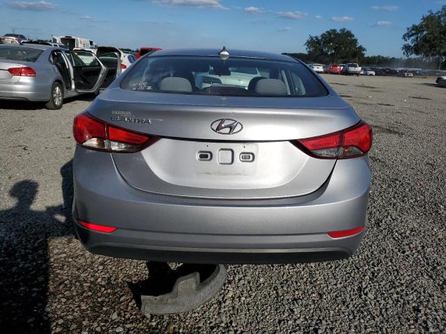 5NPDH4AE9GH687486 - 2016 HYUNDAI ELANTRA SE SILVER photo 6