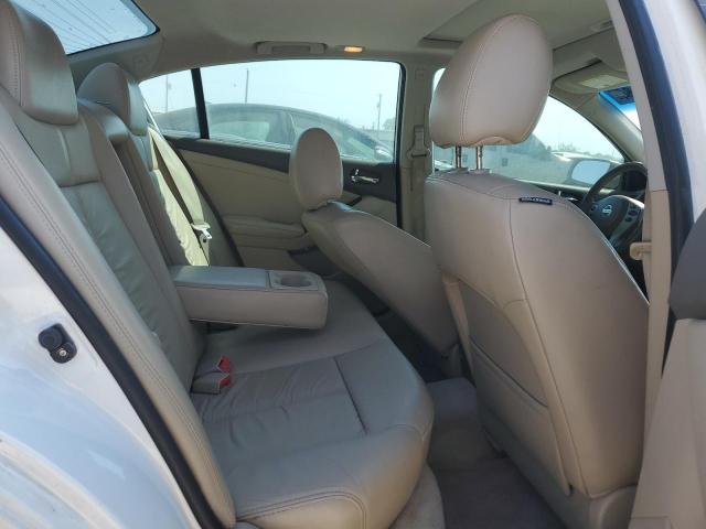 1N4AL2AP4CC158689 - 2012 NISSAN ALTIMA BASE WHITE photo 10