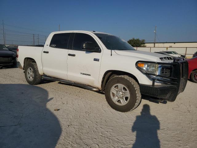 5TFDW5F15EX381355 - 2014 TOYOTA TUNDRA CREWMAX SR5 WHITE photo 4