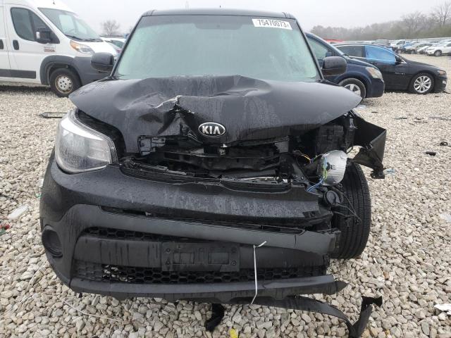 KNDJN2A29J7895420 - 2018 KIA SOUL BLACK photo 5