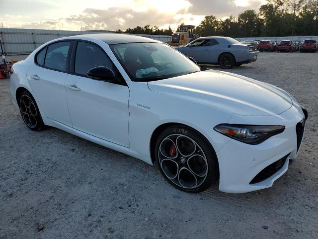 ZARFAMBN0N7665024 - 2022 ALFA ROMEO GIULIA SUPER WHITE photo 4