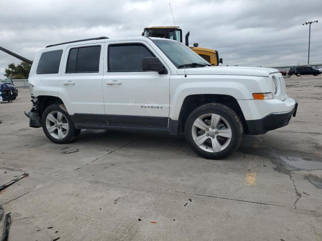 1C4NJPFA3HD148496 - 2017 JEEP PATRIOT LATITUDE WHITE photo 4