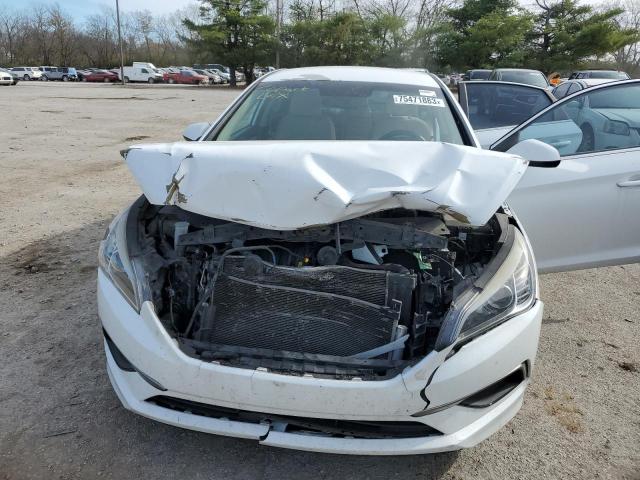 5NPE24AFXGH412496 - 2016 HYUNDAI SONATA SE WHITE photo 11