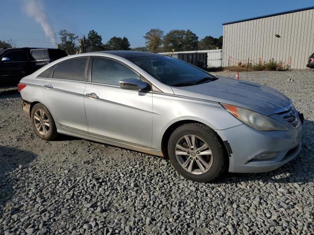 5NPEC4AB6DH569979 - 2013 HYUNDAI SONATA SE SILVER photo 4