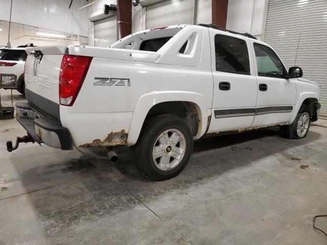 3GNEK12Z95G257833 - 2005 CHEVROLET AVALANCHE K1500 WHITE photo 3