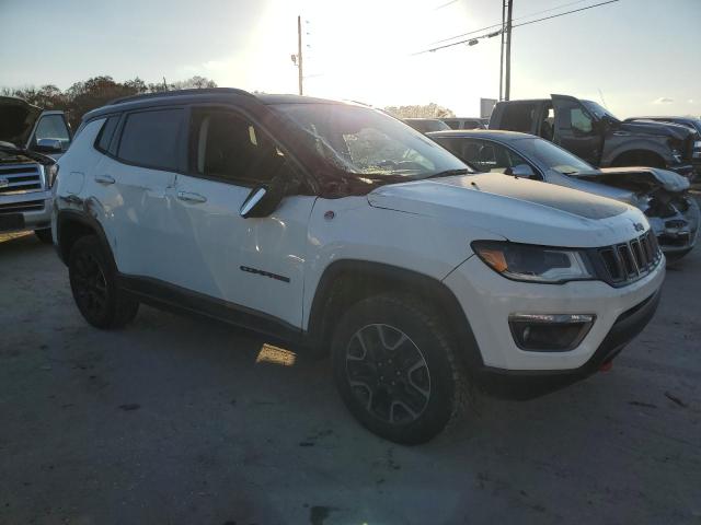 3C4NJDDB2KT660407 - 2019 JEEP COMPASS TRAILHAWK WHITE photo 4