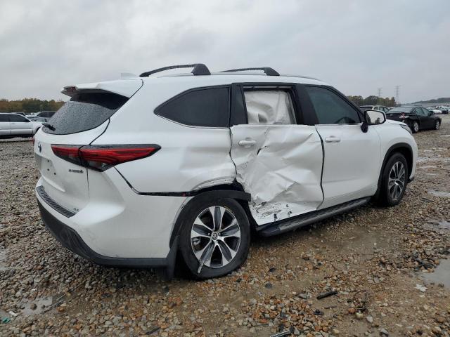 5TDKARAH8PS021717 - 2023 TOYOTA HIGHLANDER HYBRID XLE WHITE photo 3