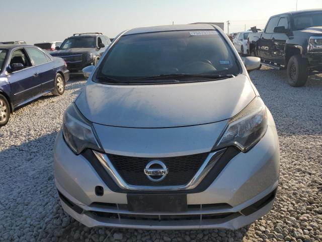 3N1CE2CP3JL351818 - 2018 NISSAN VERSA NOTE S SILVER photo 5