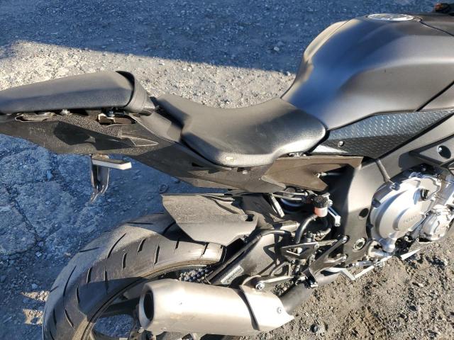 JYARN42E7GA000215 - 2016 YAMAHA YZFR1S GRAY photo 9