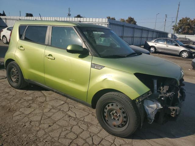 KNDJN2A26E7708253 - 2014 KIA SOUL GREEN photo 4