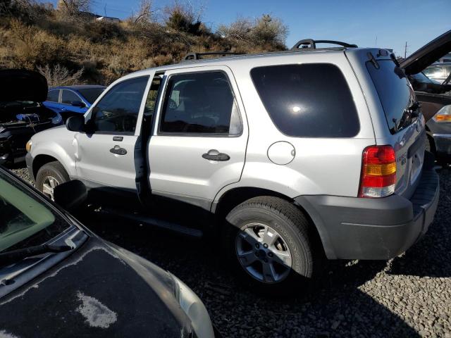 1FMCU93Z46KA55754 - 2006 FORD ESCAPE XLT SILVER photo 2