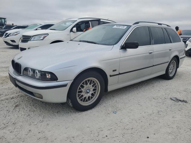 WBADP6340YBV64677 - 2000 BMW 528 IT AUTOMATIC SILVER photo 1