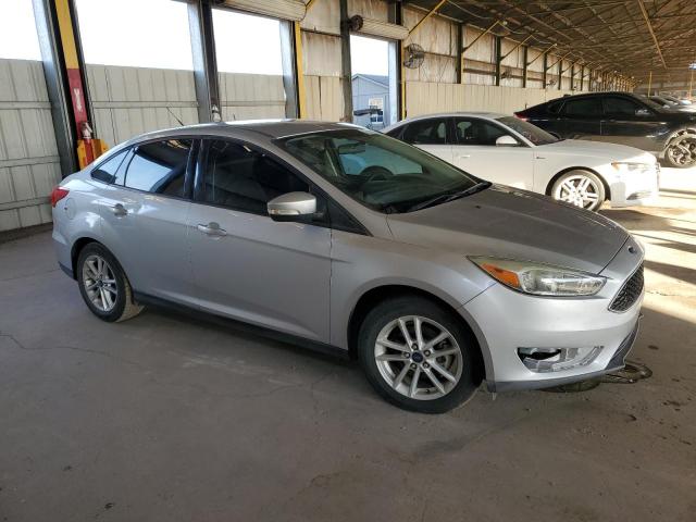 1FADP3F25GL258553 - 2016 FORD FOCUS SE SILVER photo 4