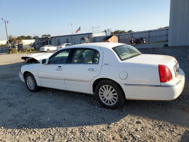 1LNHM81W95Y628989 - 2005 LINCOLN TOWN CAR SIGNATURE WHITE photo 2