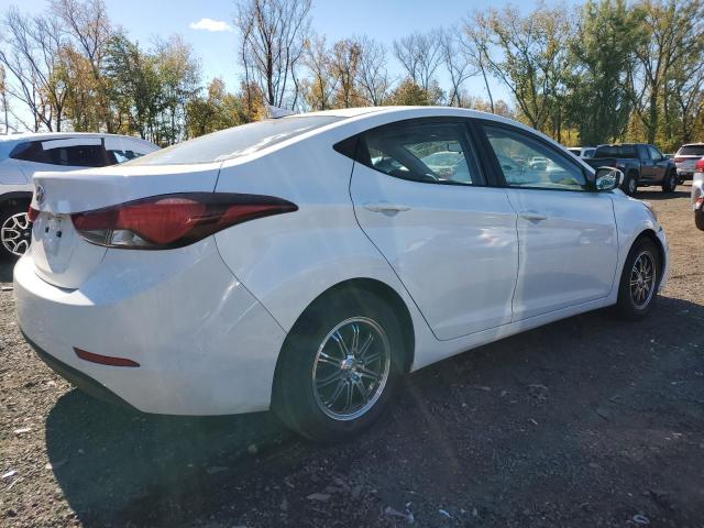 5NPDH4AE9GH785529 - 2016 HYUNDAI ELANTRA SE WHITE photo 3