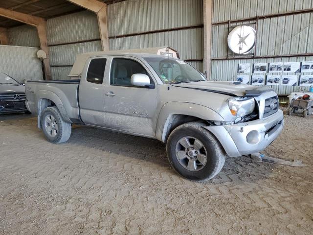 5TETU4GN3AZ744672 - 2010 TOYOTA TACOMA PRERUNNER ACCESS CAB SILVER photo 4