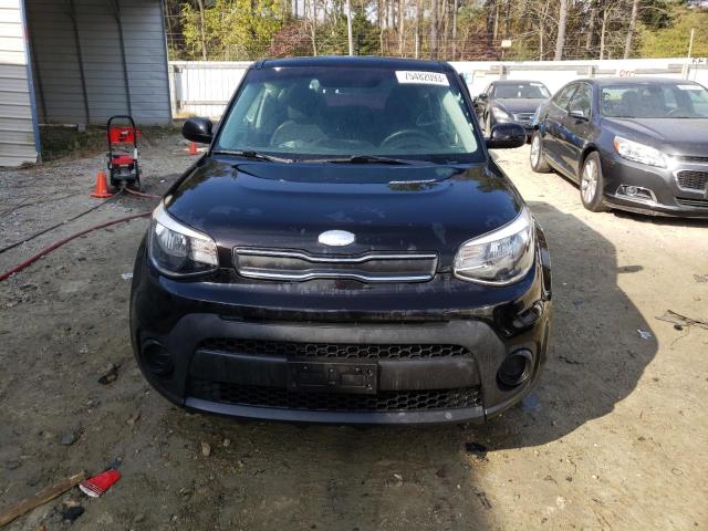 KNDJN2A29H7468961 - 2017 KIA SOUL BLACK photo 5