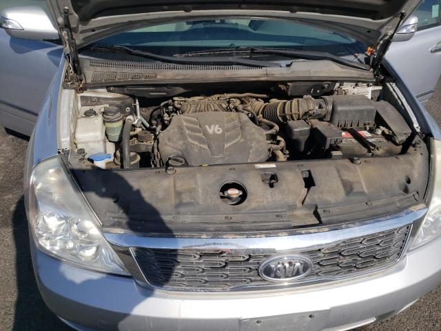 KNDMH4C74B6396864 - 2011 KIA SEDONA EX SILVER photo 12