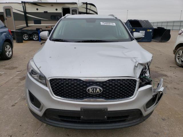 5XYPGDA51JG343133 - 2018 KIA SORENTO LX SILVER photo 5