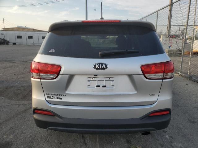 5XYPG4A59JG357717 - 2018 KIA SORENTO LX SILVER photo 6