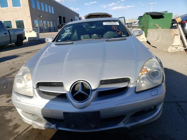 WDBWK56F65F041362 - 2005 MERCEDES-BENZ SLK 350 SILVER photo 5