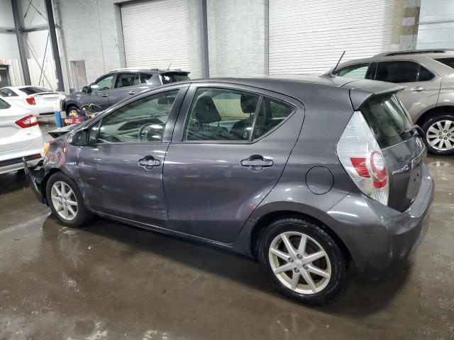 JTDKDTB35E1080113 - 2014 TOYOTA PRIUS C GRAY photo 2