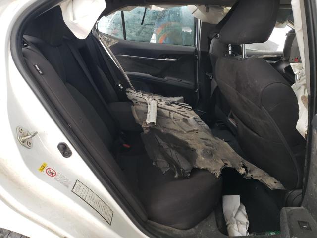 4T1B11HKXJU086540 - 2018 TOYOTA CAMRY L WHITE photo 10