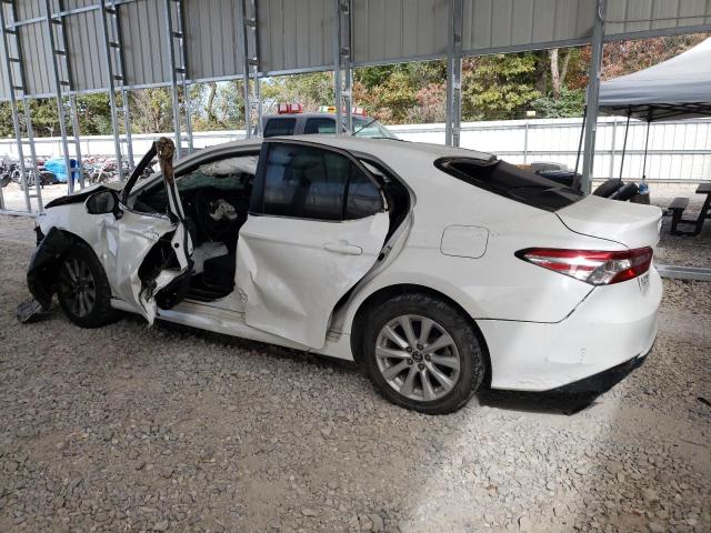 4T1B11HKXJU086540 - 2018 TOYOTA CAMRY L WHITE photo 2
