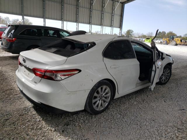 4T1B11HKXJU086540 - 2018 TOYOTA CAMRY L WHITE photo 3