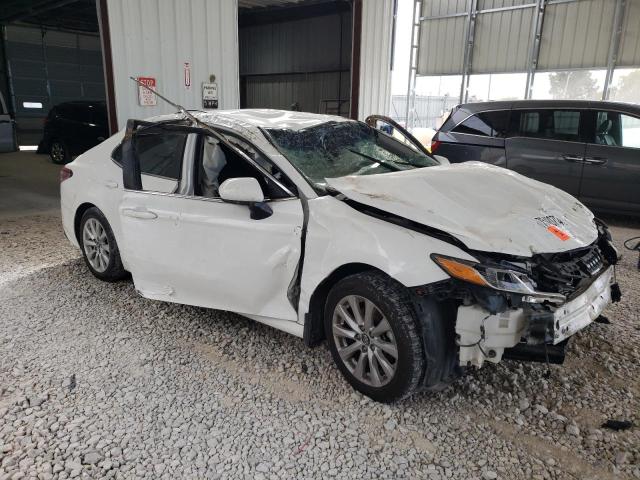 4T1B11HKXJU086540 - 2018 TOYOTA CAMRY L WHITE photo 4