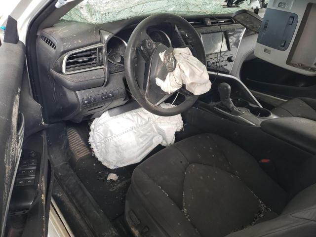 4T1B11HKXJU086540 - 2018 TOYOTA CAMRY L WHITE photo 8