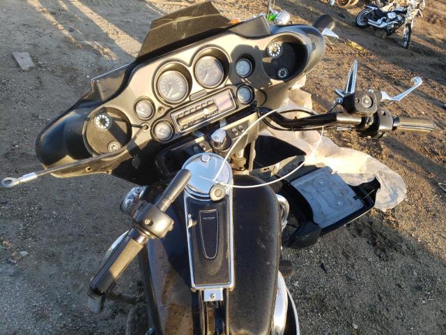 1HD1FCW184Y621481 - 2004 HARLEY-DAVIDSON FLHTCUI 黑色 照片 5