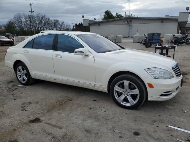 WDDNG9EB0DA524769 - 2013 MERCEDES-BENZ S 550 4MATIC WHITE photo 4