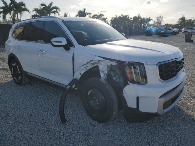 5XYP64GCXRG454249 - 2024 KIA TELLURIDE S WHITE photo 4