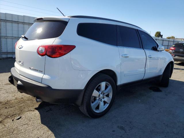 1GNEV33D49S108573 - 2009 CHEVROLET TRAVERSE LTZ WHITE photo 3