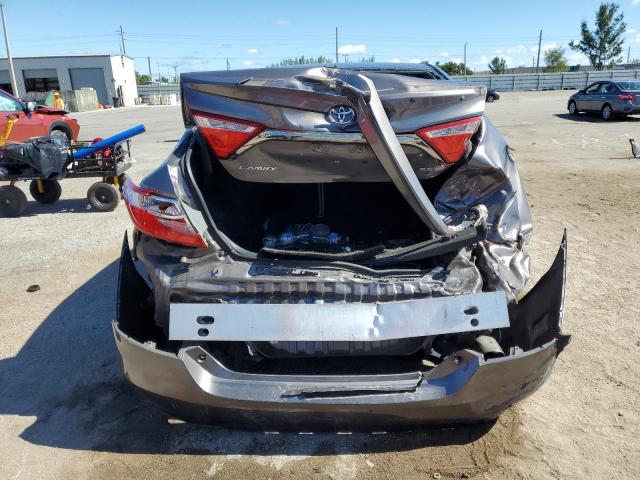 4T1BF1FK3FU483535 - 2015 TOYOTA CAMRY SE LE Gri fotoğraf 6