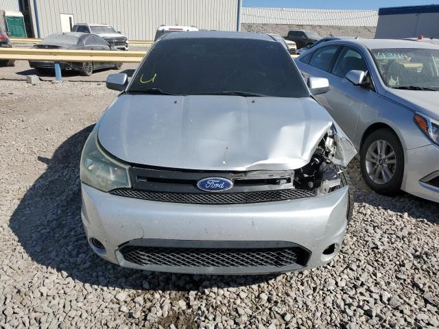 1FAHP3GN2AW271521 - 2010 FORD FOCUS SES SILVER photo 5