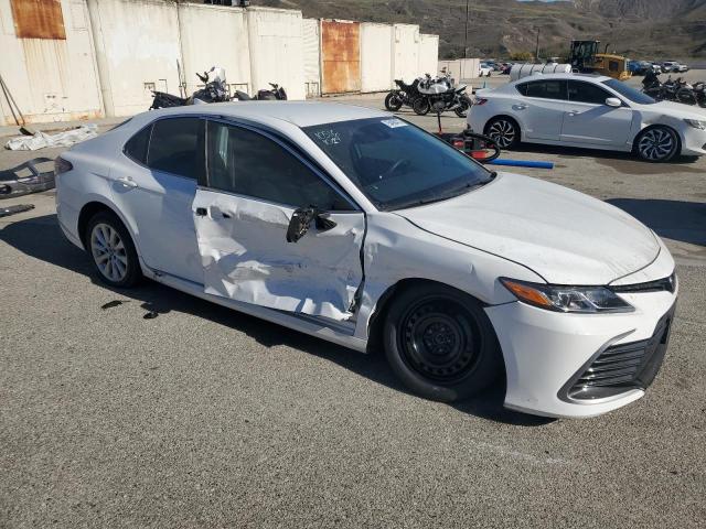 4T1C11AK5MU548392 - 2021 TOYOTA CAMRY LE WHITE photo 4