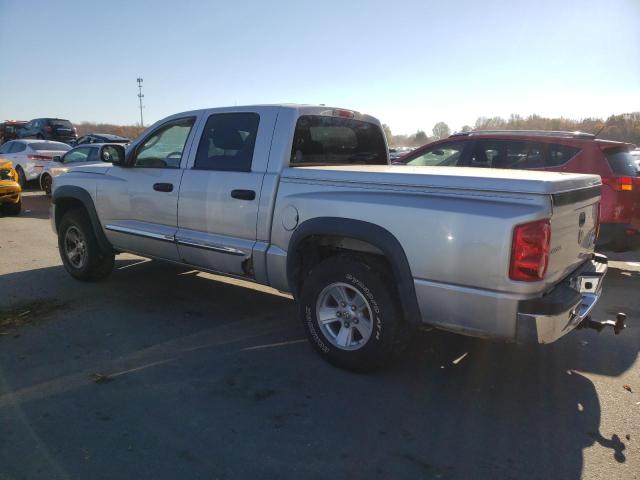 1D7HW58N18S562638 - 2008 DODGE DAKOTA QUAD LARAMIE SILVER photo 2