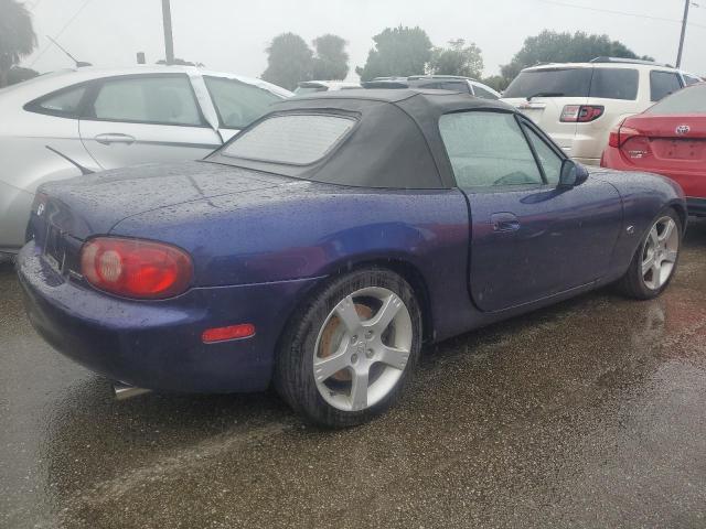 JM1NB353530306622 - 2003 MAZDA MX-5 MIATA BASE BLUE photo 3